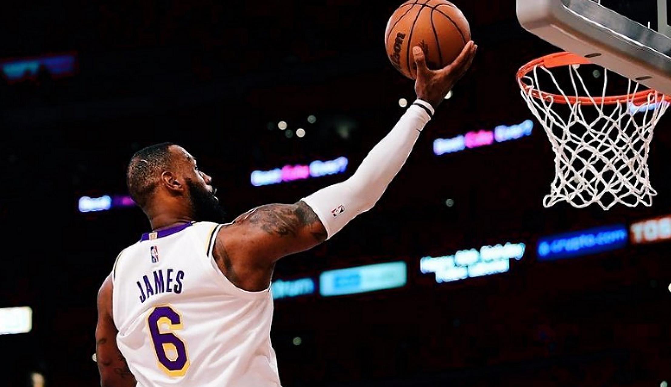 关于詹姆斯与70激战掘金分钟,最后时刻胜出胜负难料!,Uzi焦点对战赛场气氛高涨的信息 关于詹姆斯与70激战掘金分钟,最后时刻胜出胜负难料!,Uzi焦点对战赛场气氛高涨的信息