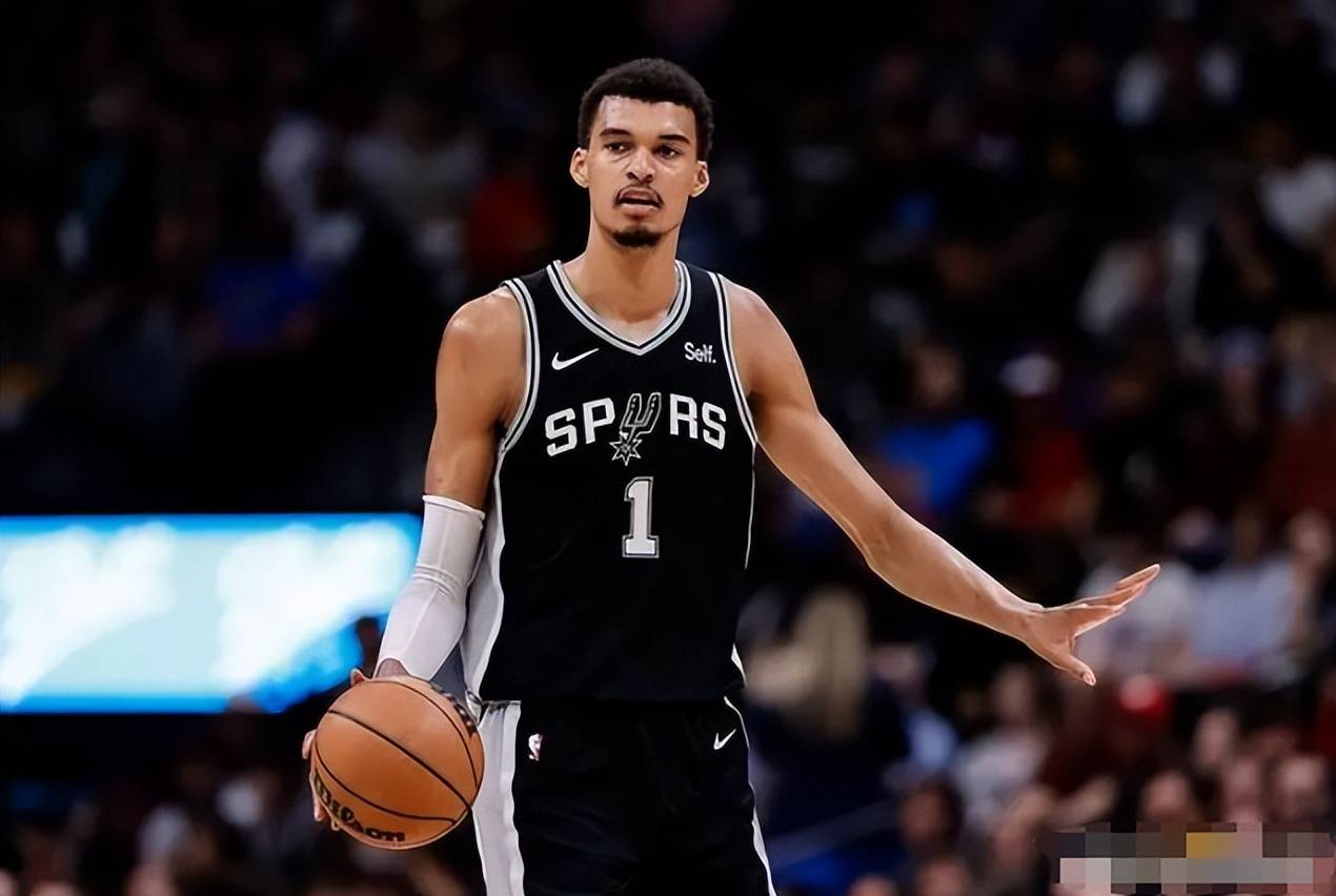 包含清晨圣安东尼奥马刺备战CBA常规赛，篮板制胜细节曝光，引发热议，数据趋势出现新变化的词条