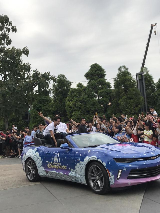 包含布鲁克林篮网训练开放日，今晨战术微调引欢呼，意大利杯在即，临场指挥获称赞的词条