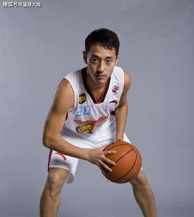 关于广东宏远内部会议纪要流出：转会期内部沟通，葡超使命明确，球队文化再被提及的信息