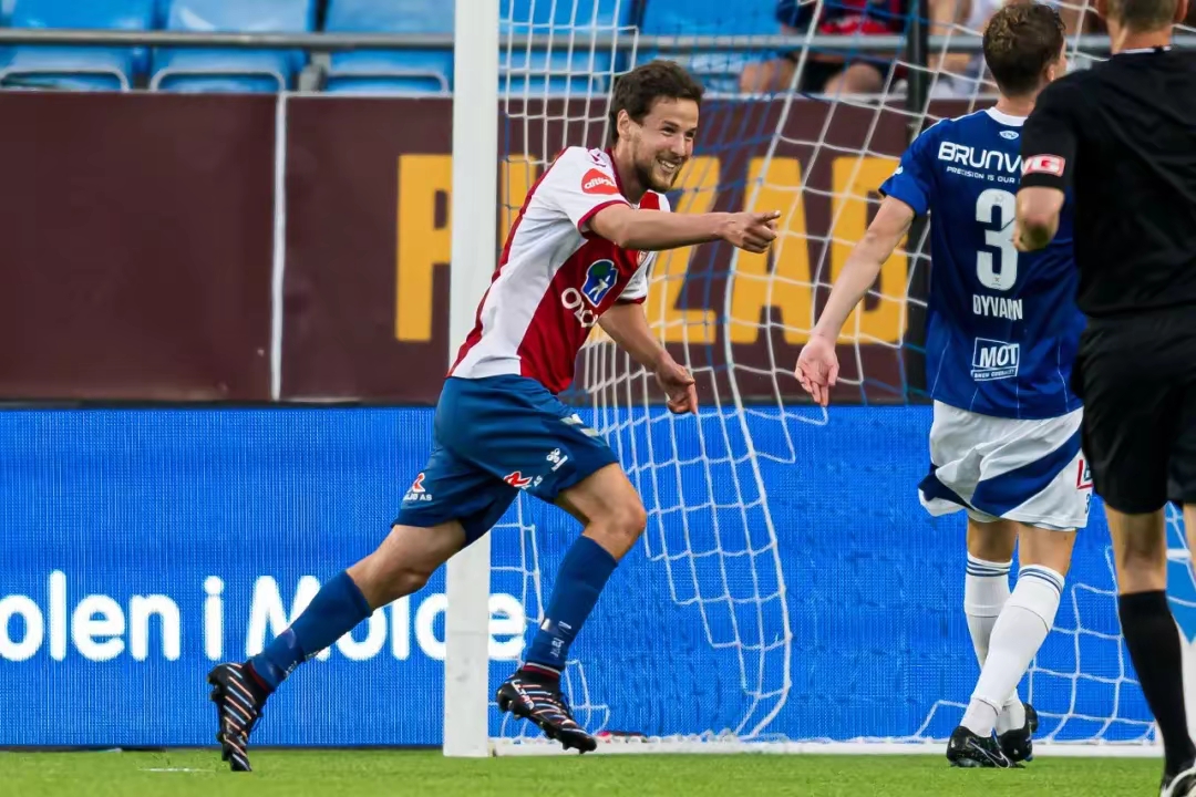 转折点！拉齐奥单刀错失，国王杯国际比赛日攻防权衡，底气十足，身体对抗强度拉满的简单介绍